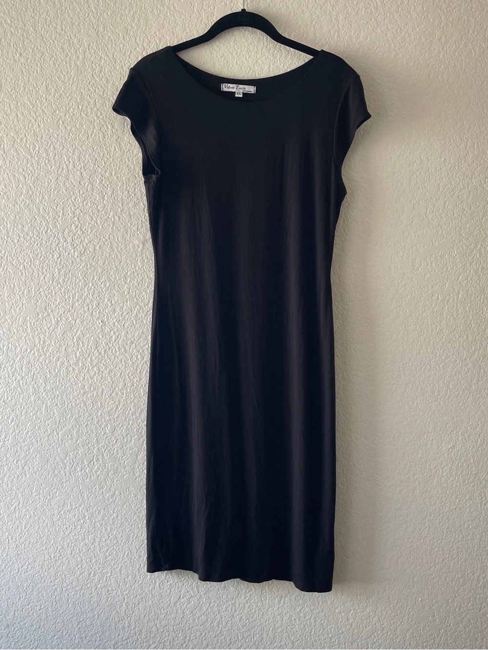 Velvet Torch Los Angeles Black Cap Sleeve Midi Dress